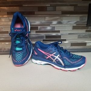 Asics Gel-Kayano sneaker shoes 6.5 worn once!